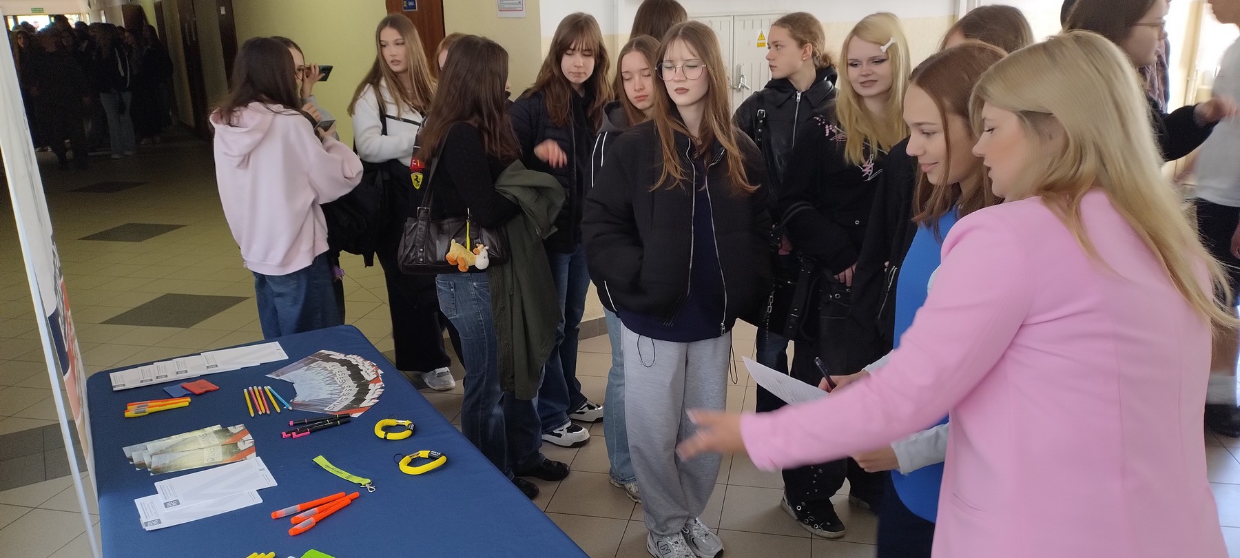 zdjęcia uczniowie szkoły